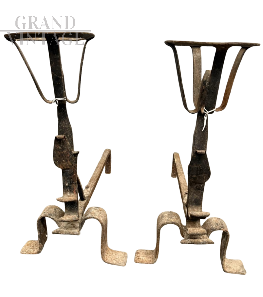 Coppia di alari antichi toscani in ferro battuto, XVIII secolo                            