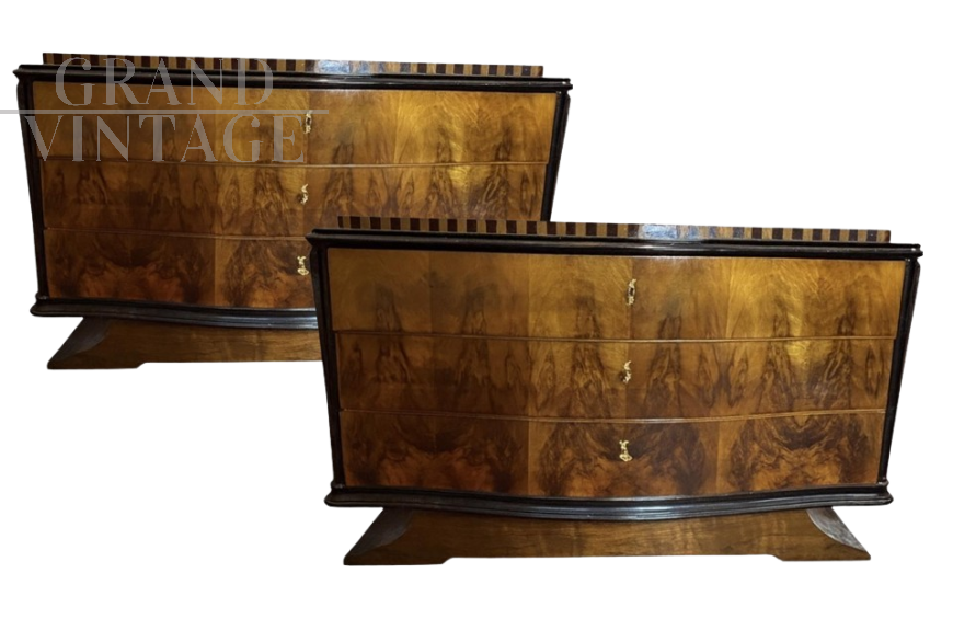 Coppia di cassettoni comò Art Déco in radica di noce                            