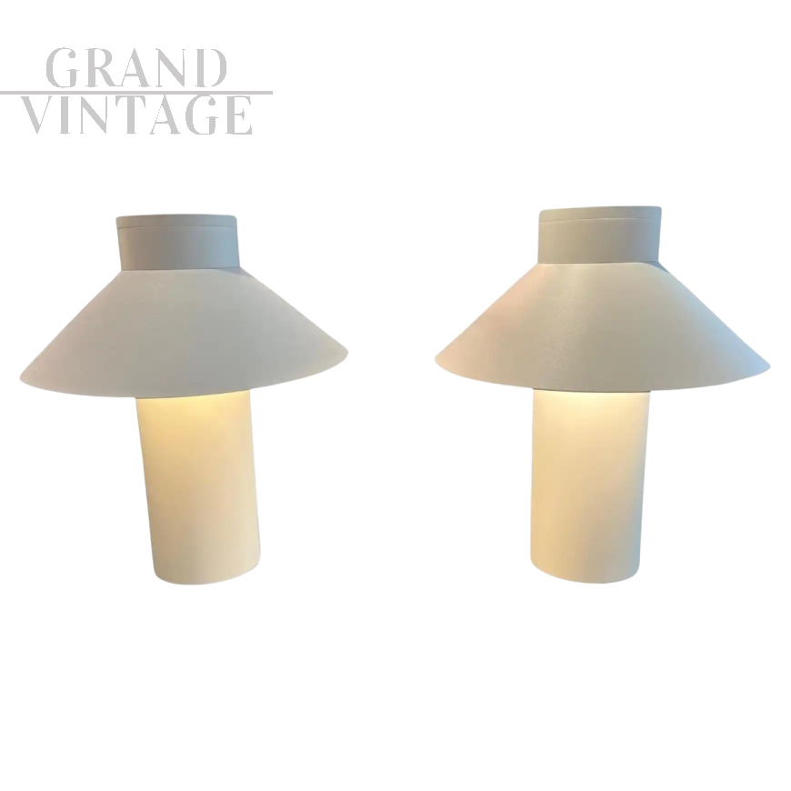 Coppia di lampade Riscio di Joe Colombo bianche                            