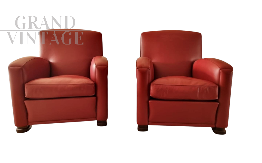 Coppia di poltrone Frau modello Tabarin in pelle rossa                            