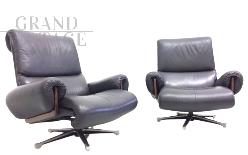 Coppia di poltrone girevoli di Arnold Vandenbeuck per Strässle                        
                            