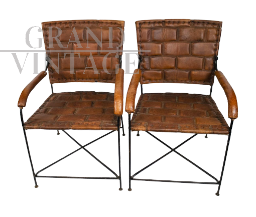 Coppia di sedie in cuoio lavorato a mano