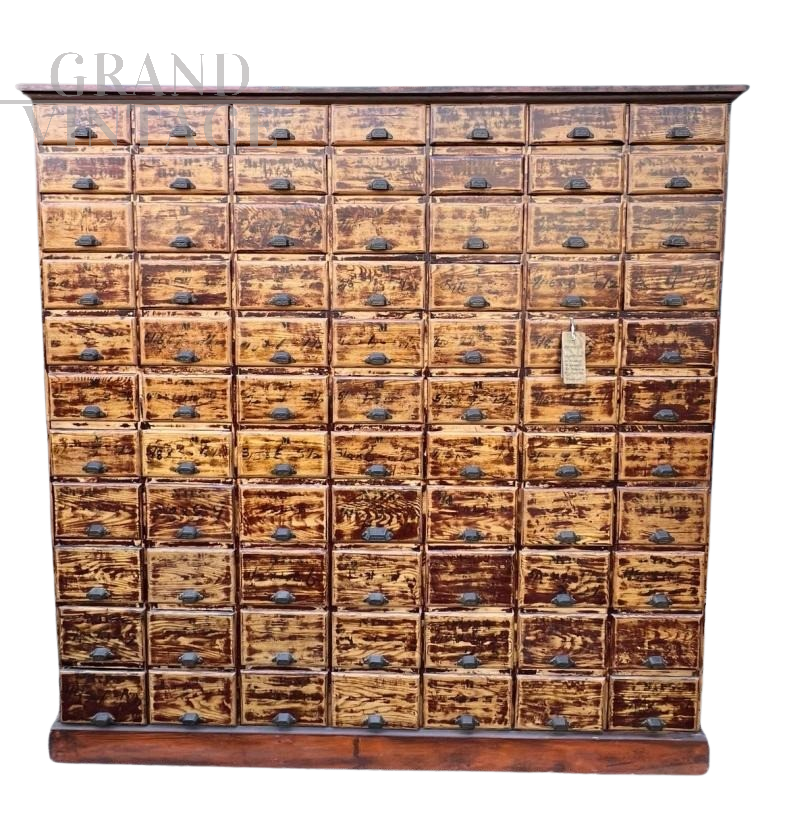 Grande cassettiera industriale vintage in legno di rovere                            