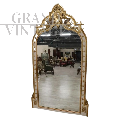 Grande specchiera antica verticale in legno laccato e dorato                            