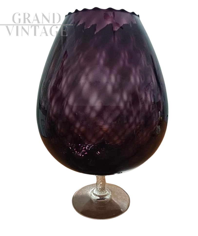 Grande vaso vintage in vetro viola soffiato a mano                            