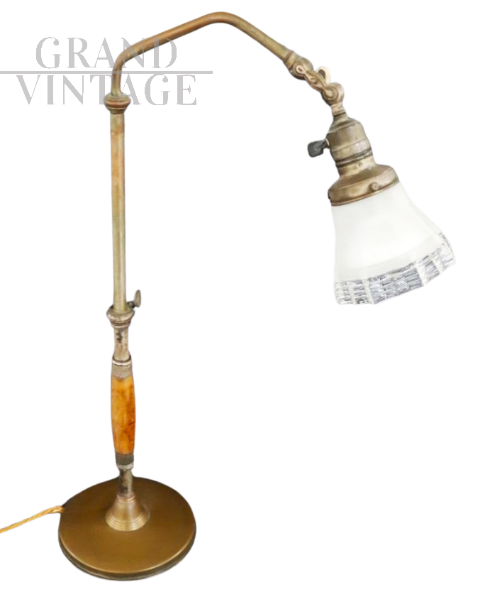 Lampada direzionabile anni '30 in ottone, legno e vetro                            