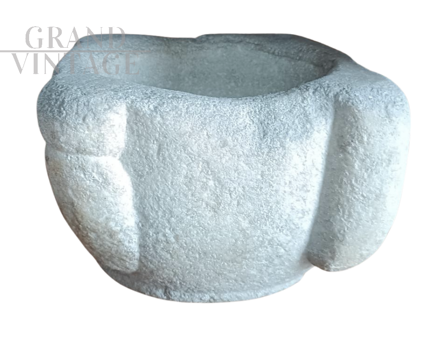 Mortaio in marmo grezzo del XVII secolo