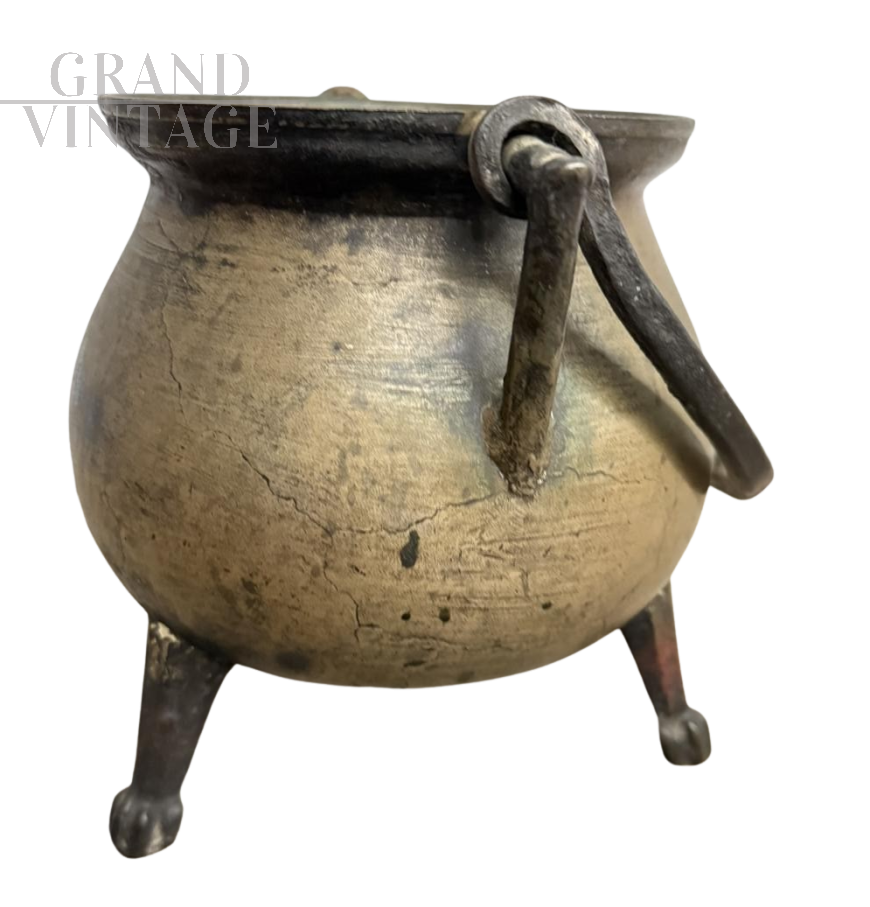 Paiolo antico a tre piedi, XVIII secolo