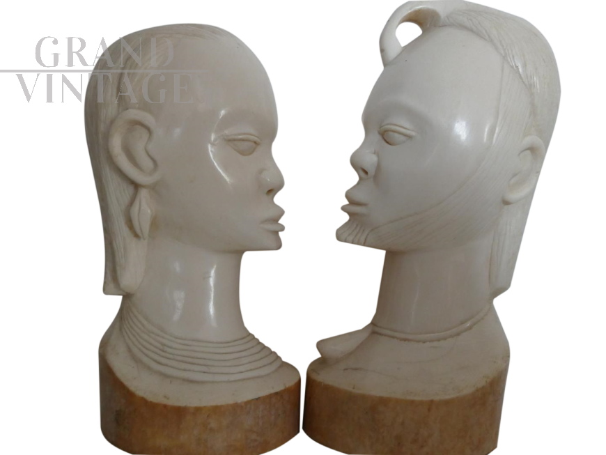 "Amore Eterno", coppia di sculture in avorio del Camerun, anni '50