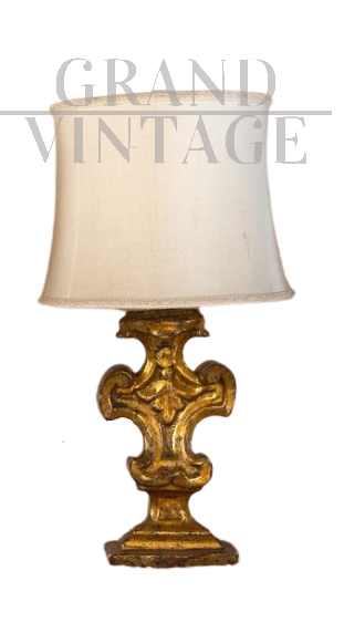 Vaso portapalme adattato a lampada per comodino