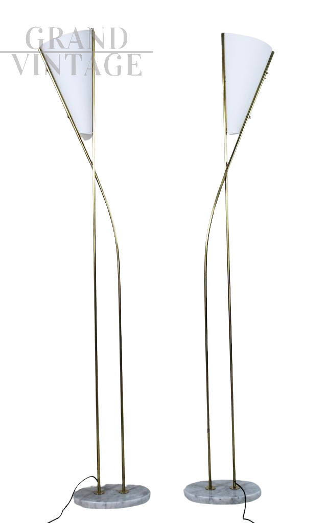 Piantana vintage con due steli intrecciati in ottone e vetro                            