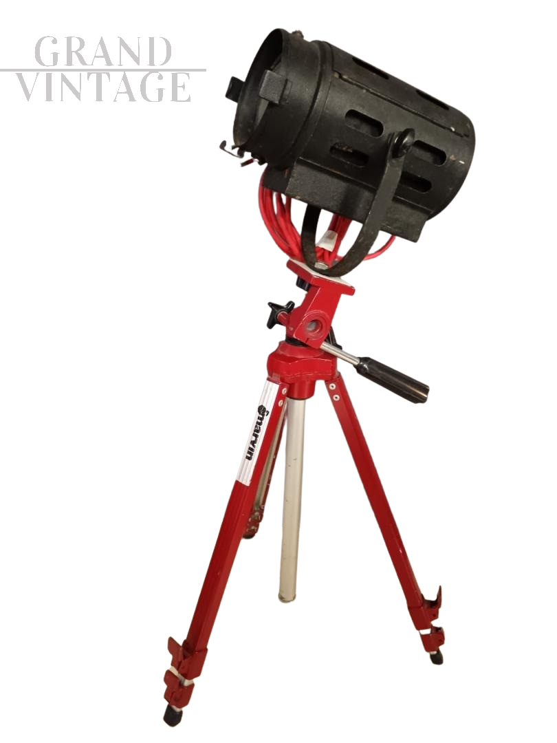 Piccolo faro cinematografico vintage con treppiede                            