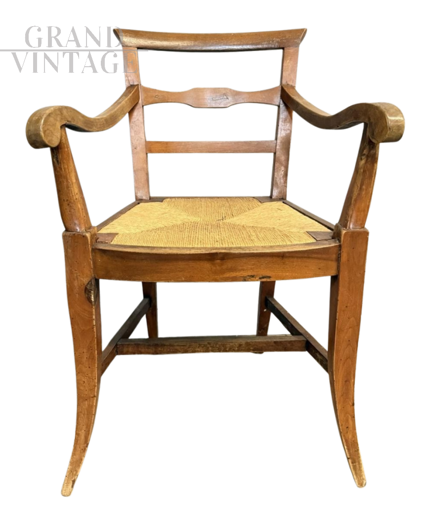 Poltrona antica impagliata in noce, Toscana fine '700 - Luigi XVI                            