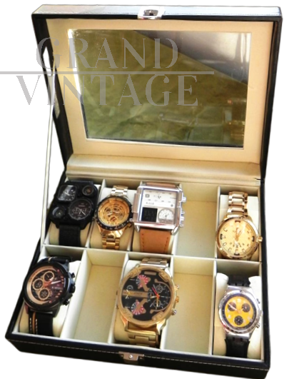 Scatola con 7 orologi vintage da uomo di grandi dimensioni                            