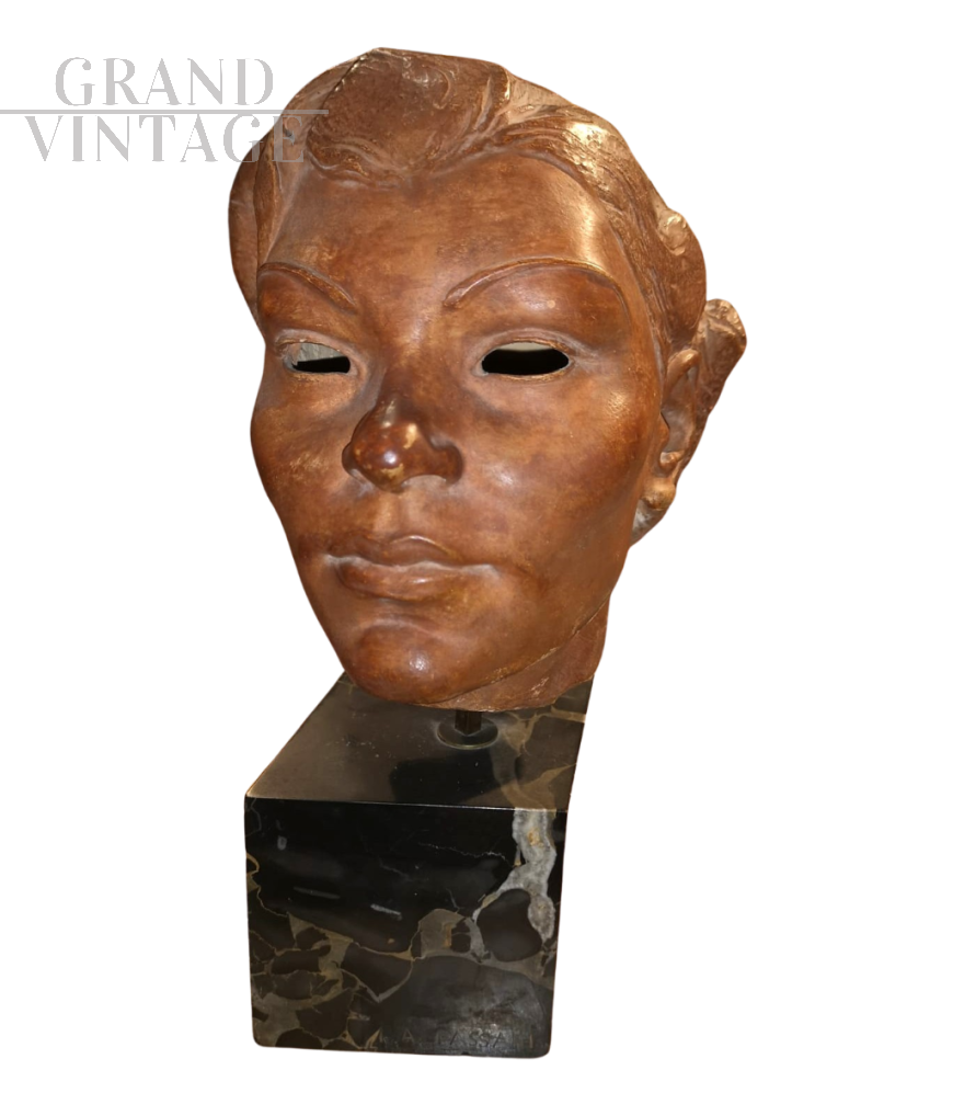 Scultura con viso di donna in terracotta firmata A. Passani                            
