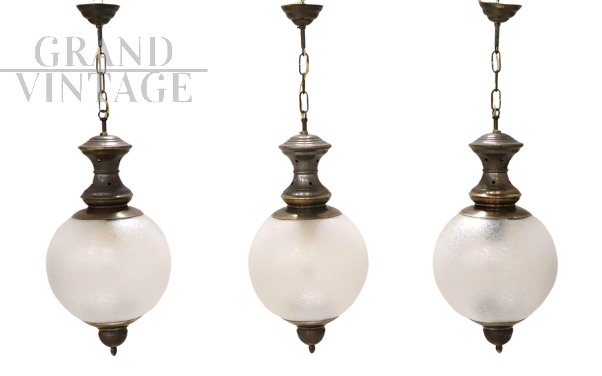 Set di tre lampade a sospensione a lanterna anni '60                            