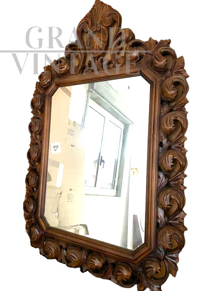 Specchio in legno massello intagliato a foglie d'acanto