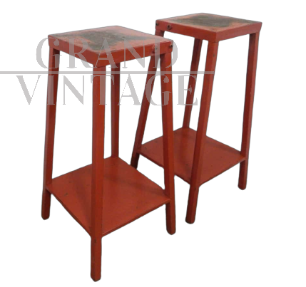 Tavolino cavalletto industriale in ferro laccato rosso, anni '60                            