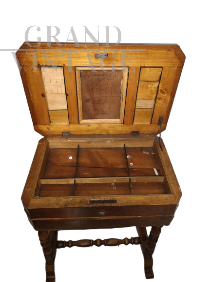 Tavolino da lavoro fine '800