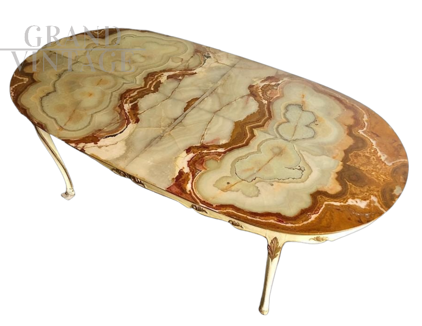 Tavolo stile barocco laccato e dorato con piano in alabastro, anni '50                            