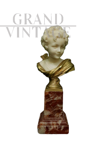 466 Agathon: scultura