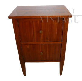 Comodino mobiletto antico in noce a due ante di epoca Luigi XVI                            