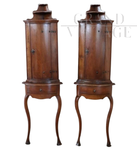 Coppia di angoliere del XVIII secolo, periodo Luigi XV                            