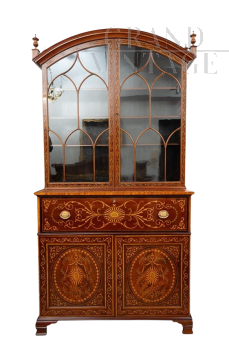 Credenza libreria inglese dei primi dell'800 in piuma di mogano ricchi intarsi                            