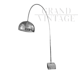 Lampada ad arco con base in marmo nello stile di Castiglioni                            