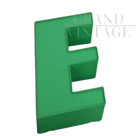 Lettera E in plastica verde per insegna vintage anni '80