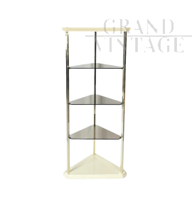 Libreria angoliera Stillglass in legno laccato avorio e vetro fumé, 1980                            