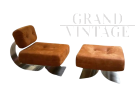 Poltrona con pouf Alta di Oscar Niemeyer in velluto mattone                            