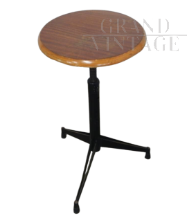 Sgabello vintage industriale a 3 piedi, 1960                            