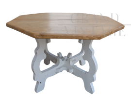 Tavolo ottagonale in legno di castagno con base sagomata, anni '70                            