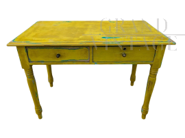 Tavolo rustico anni '40 in pittura gialla                            