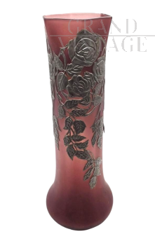 Vaso liberty in vetro viola ametista con decorazioni in metallo, anni '20                            