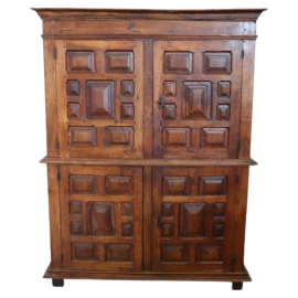 Imposing antique wardrobe or pantry in solid walnut, early 18th century                      
                            