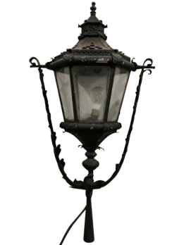 Due lampioni da esterno del 1800