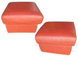 Coppia di pouf design di Matteo Grassi in pelle arancione                            