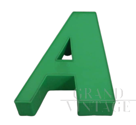Lettera A in plastica verde per insegna vintage anni '80