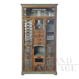 Mobile espositore da negozio in metallo e legno in stile industriale                            