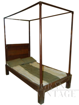 Antico letto a baldacchino, XIX secolo