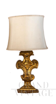 Vaso portapalme adattato a lampada per comodino