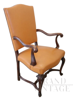 Poltrona antica in noce e pelle gialla, fine XIX secolo                            