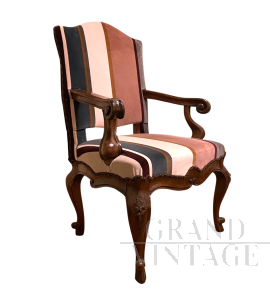 Poltrona del '600 restaurata con velluto a righe                            