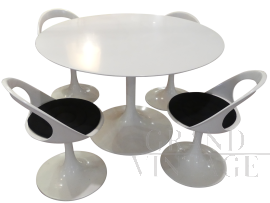 Salotto Acerbis completo di tavolo e sedie in vetroresina