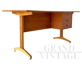 Scrivania in teak degli anni '60 nello stile di Gianfranco Frattini                             