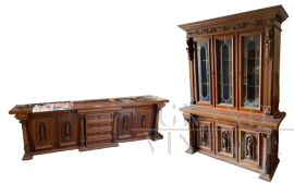 Set di credenza a vetrina con alzata e buffet con statue intagliate