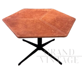 Tavolino vintage esagonale con piano in alcantara cognac                            