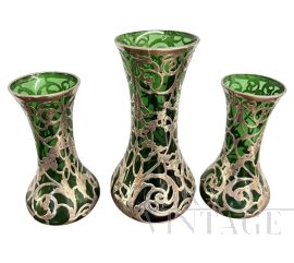 Trittico di vasi liberty in vetro verde e argento anni '30                            